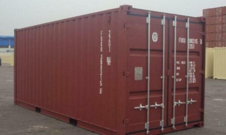 Containere maritime second-hand de 6 m si 12 m.
