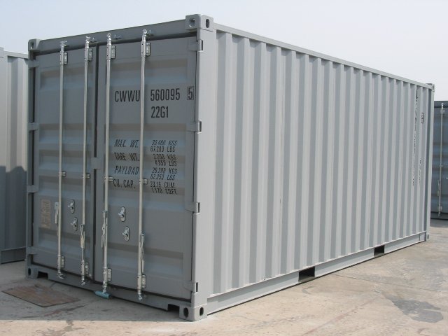 Containere maritime second-hand de 6 m si 12 m.